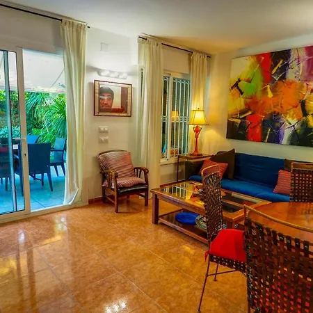 Garden Vinyet By Hello Homes *