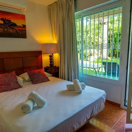 Garden Vinyet By Hello Homes