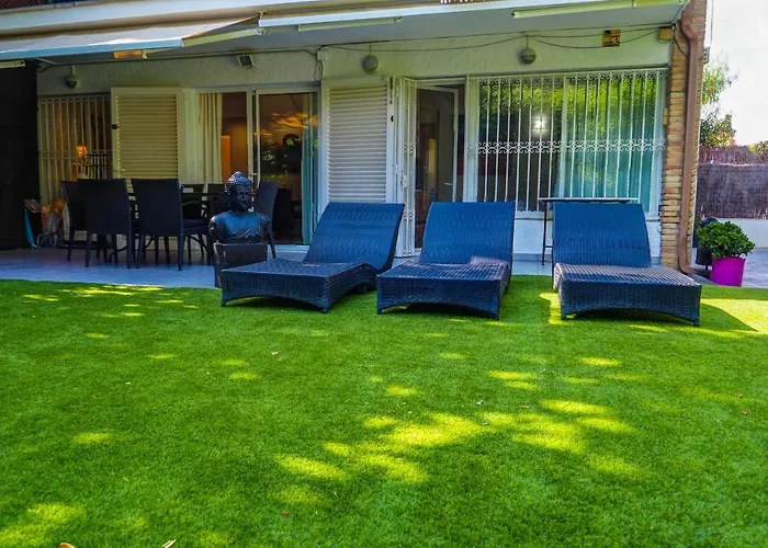 Garden Vinyet By Hello Homes *