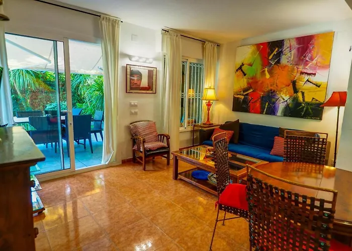 Garden Vinyet By Hello Homes *